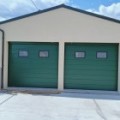 portone-sezionale-motorizzato-con-obl-verde.jpg