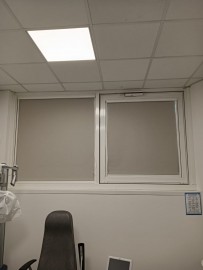 Tende tecniche oscuranti professionali con guide laterali per buio totale