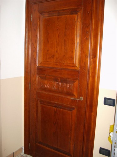 Porte interne in legno massello