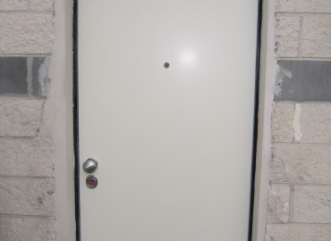 Porte blindate con  rivestimento alluminio bianco